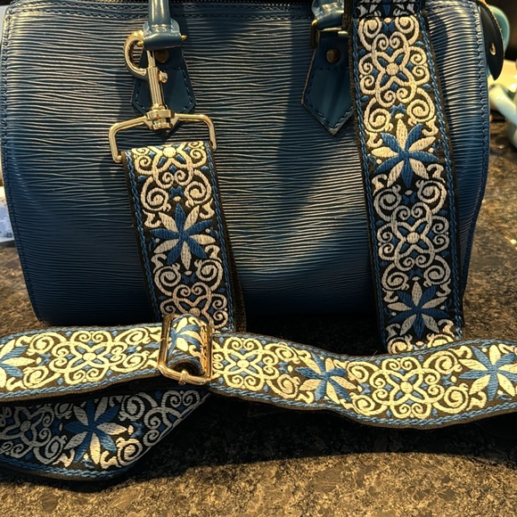 💙💙💙 Louis Vuitton Speedy 25 Epi Leather in VGUC. 💙💙💙 - Picture 5 of 11